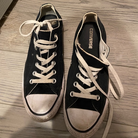 Size 8 chucks - Picture 1 of 3